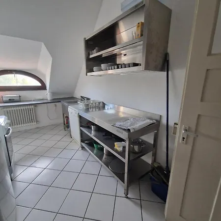 Apartment Dg Links Penzini Monteurzimmer E Durlach Fuer 6 Personen Karlsruhe